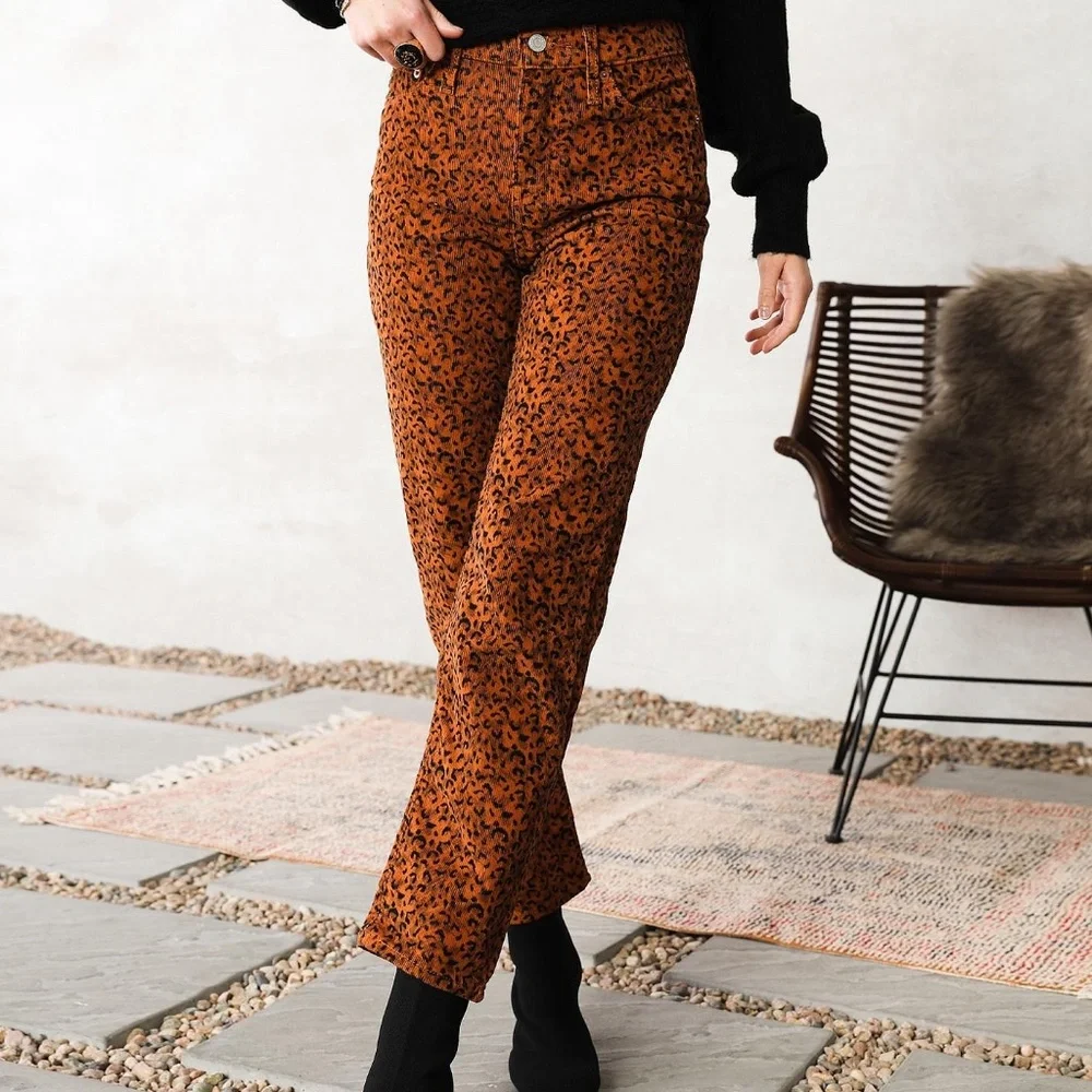 Levi's Size 26 Leopard Ginger Corduroy Wedgie Straight Pants‎ - Picture 3 of 11